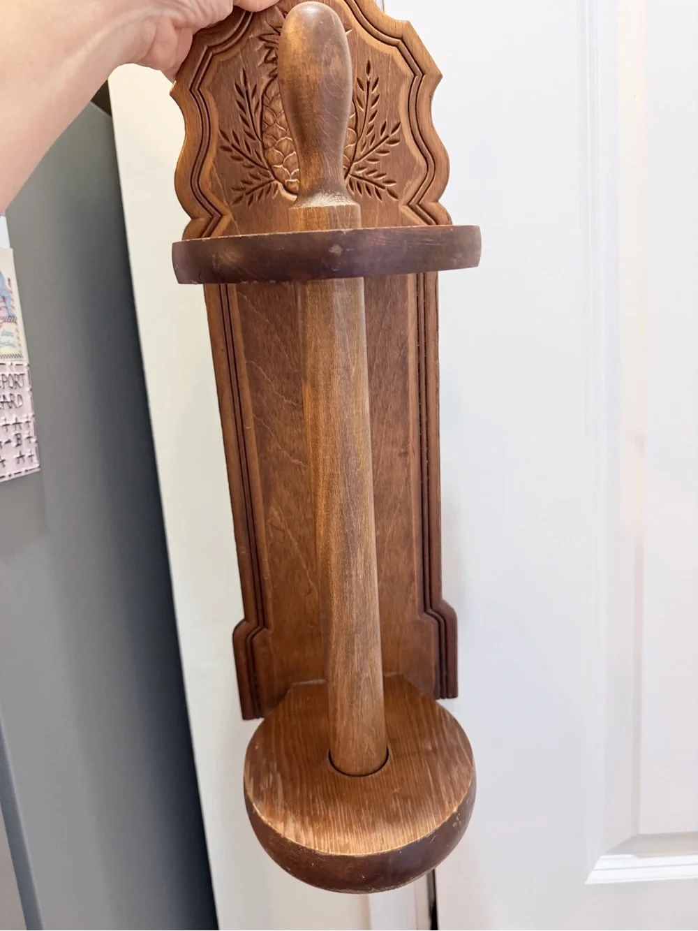 Vtg Wooden Wall-Mounted pineapple motif Paper Towel Holder - Brown